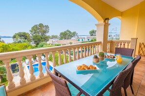 Outdoor dining - XILVAR - Lovely villa with private pool and free Wifi just a few steps from the sea (Alcúdia)