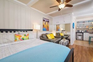 Interior - Coastal Bayside Condo Walkable to Sand & Surf (Newport Beach)