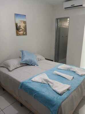 Standard-Doppel- oder -Zweibettzimmer, Gartenblick | Verdunkelungsvorhänge, Bügeleisen/Bügelbrett