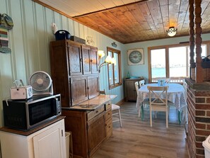 Dining - Oceanfront Escape: Deck & Granite Steps to Shore (Harpswell)