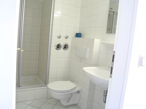 Shower - Apartment 'Haus Stranddüne - Cuxhaven' with Balcony and Wi-Fi (Cuxhaven)