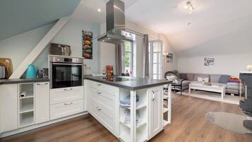 Kühlschrank, Ofen, Herdplatte, Geschirrspüler