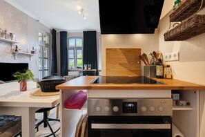 Kühlschrank, Ofen, Herdplatte, Geschirrspüler