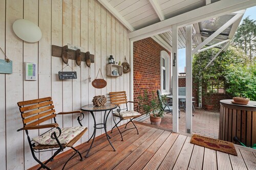 Ferienwohnung 'Ida' mit Privatterrasse, Gemeinschaftsgarten und Wi-Fi