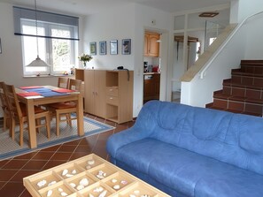 Fernseher, DVD-Player, Stereoanlage