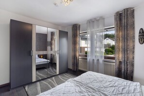 2 habitaciones, tabla de planchar con plancha y wifi gratis 