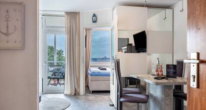 Apartment 'Meereszauber' with Lake View, Balcony and Wi-Fi