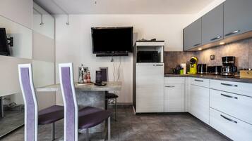 Kühlschrank, Mikrowelle, Geschirrspüler