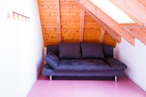Fernseher, Tischtennisplatte