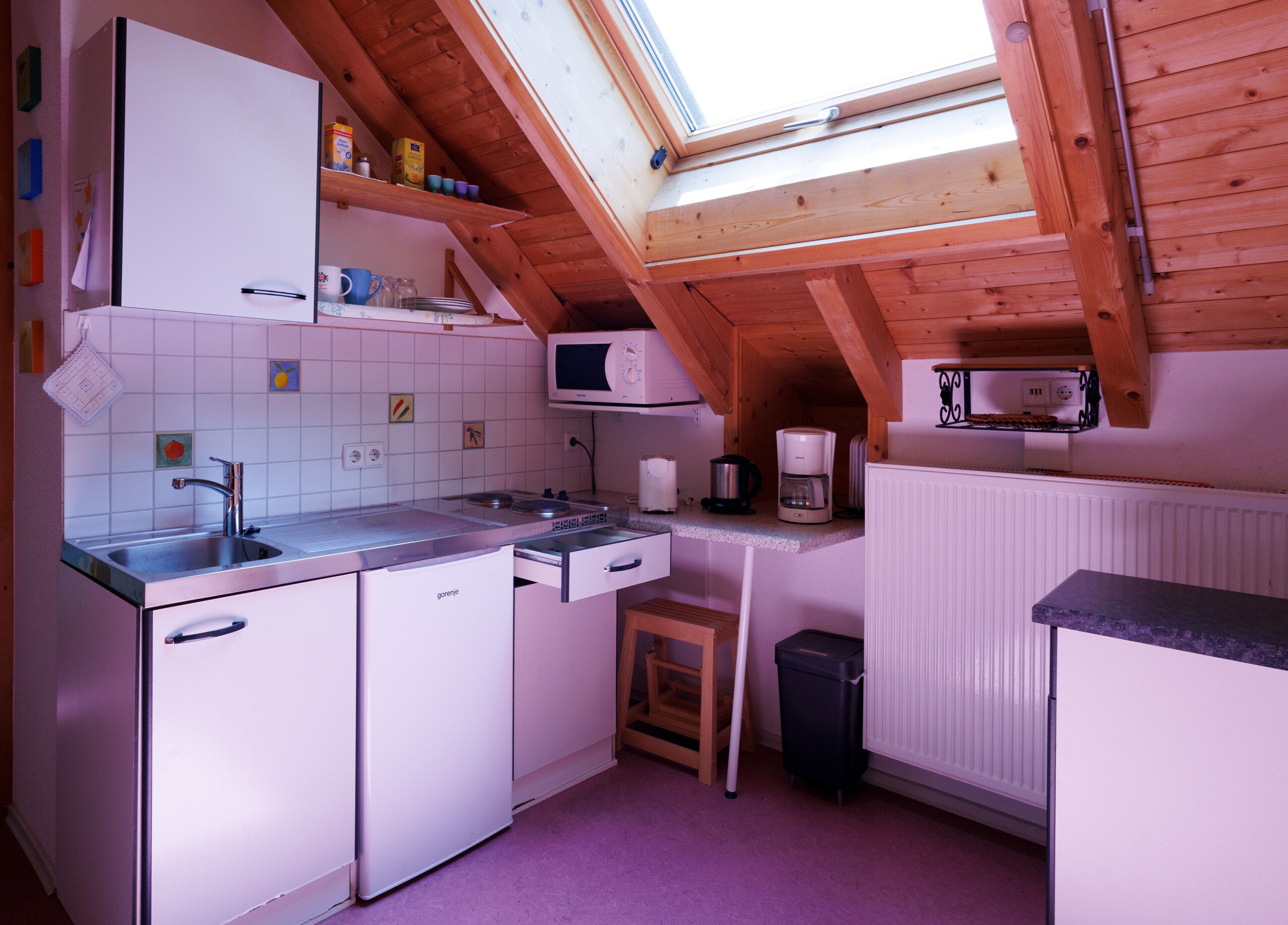 Fridge, microwave, stovetop, electric kettle