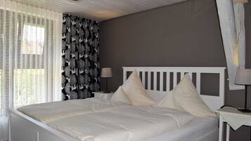 1 bedroom, iron/ironing board, free WiFi, bed sheets