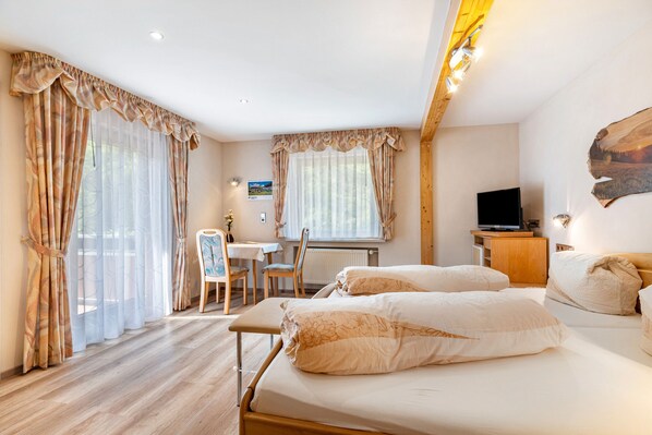 1 chambre, fer et planche à repasser, Wi-Fi gratuit, draps fournis