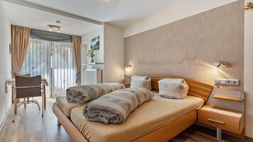 1 chambre, fer et planche à repasser, accès au Wi-Fi (inclus)