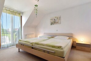 4 Schlafzimmer, Bügeleisen/Bügelbrett, kostenloses WLAN, Bettwäsche