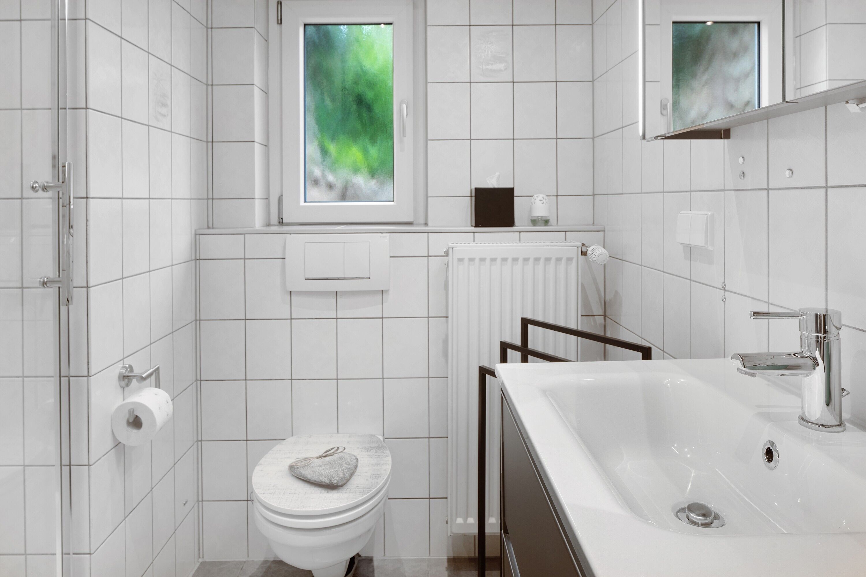 Dusche, Haartrockner, Handtücher
