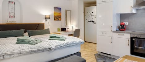 Free WiFi, bed sheets