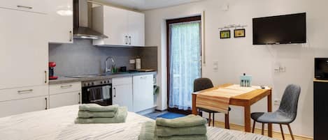 Free WiFi, bed sheets