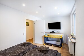 2 bedrooms, free WiFi, bed sheets
