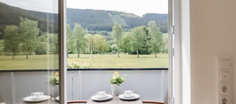 Apartment 'Kurparkblicksauerland' with Mountain View, Wi-Fi and Air Conditioning