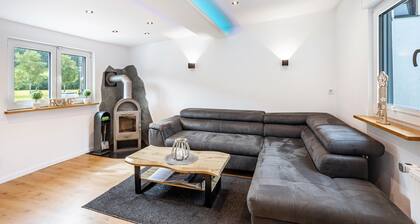 Apartment 'Kurparkblicksauerland' with Mountain View, Wi-Fi and Air Conditioning