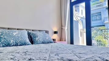 Estudio panorámico, balcón, vista a la ciudad | Escritorio