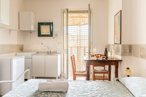 Atenaion Otranto – Studio 15 with Private Terrace, Wi-Fi and Air Conditioning