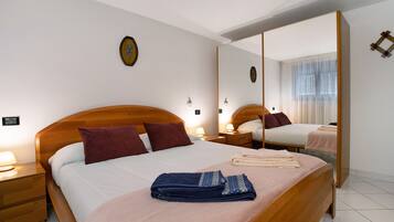 1 bedroom, iron/ironing board, free WiFi, bed sheets