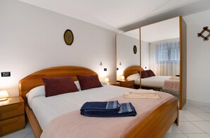 1 bedroom, iron/ironing board, free WiFi, bed sheets