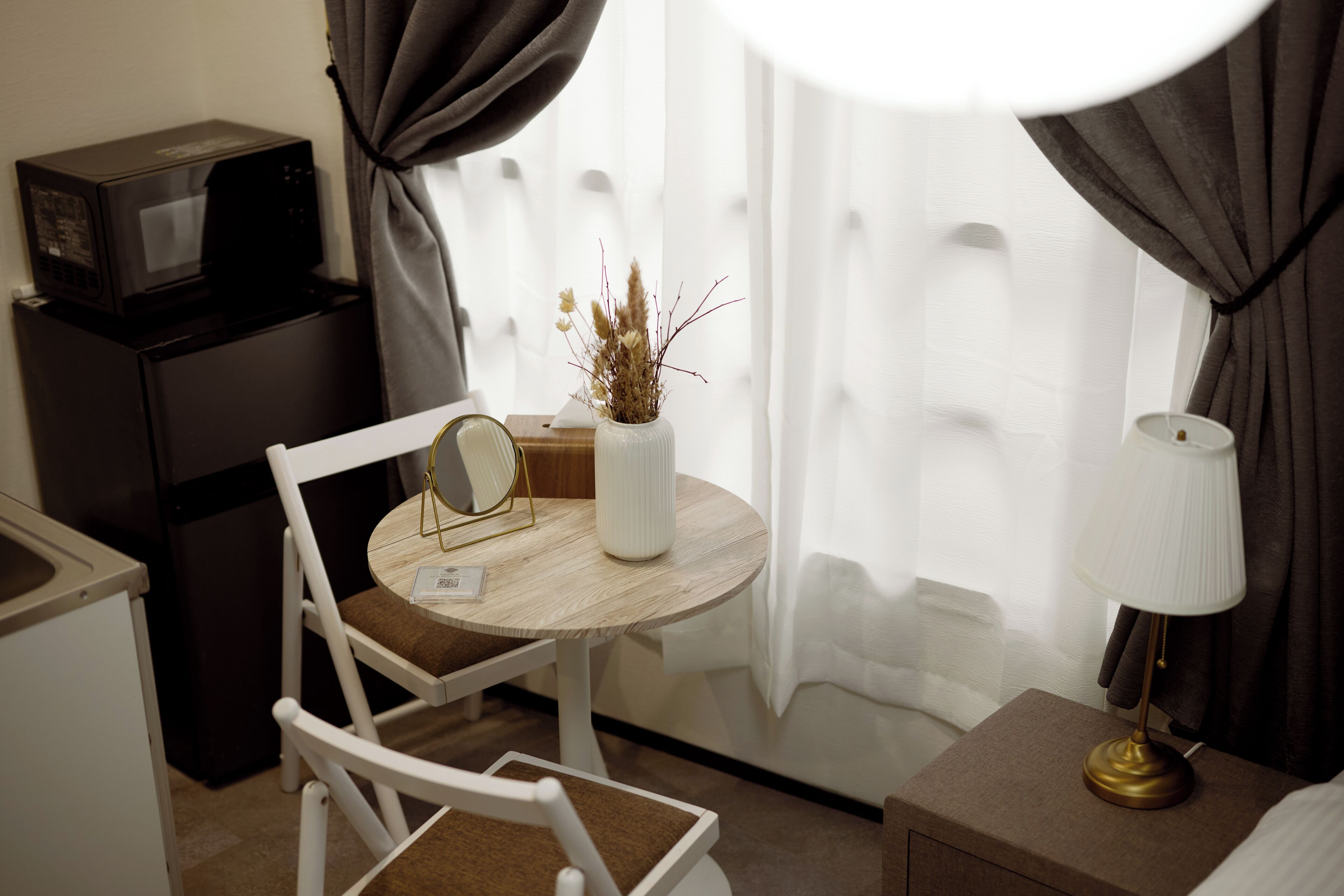 Deluxe Double Room, Non Smoking | Mini-refrigerator