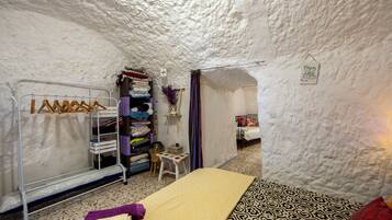 2 chambres, fer et planche Ă repasser, Wi-Fi gratuit, draps fournis