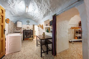 Interior - Holiday Home 'Cueva' with Mountain View, Private Terrace and Wi-Fi (Almería)
