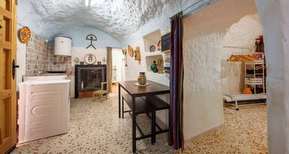 Holiday Home 'Cueva' with Mountain View, Private Terrace and Wi-Fi