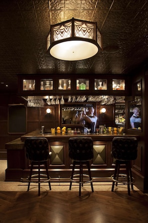 Bar (en la propiedad)