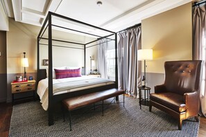 1 habitación, tabla de planchar con plancha, cuna de viaje y wifi 