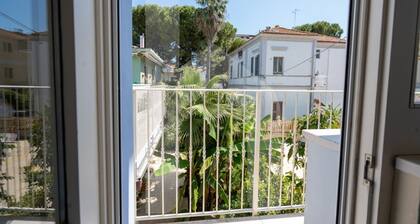 Homiday - Via Gramsci, Azure Two-Bedroom Apartment