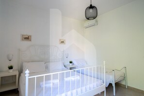 2 bedrooms, bed sheets