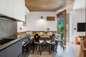 Frigorifero, forno, piano cottura, lavastoviglie