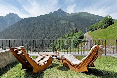 Appartamento alpino ''La Casa di Larice in Val di Rabbi" con giardino privato e Wi-Fi