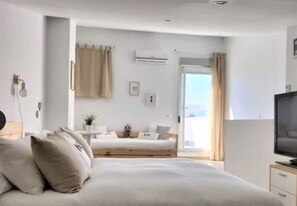 2 bedrooms, iron/ironing board, bed sheets - Apartment 'Duplex Mediterranea' with Sea View, Shared Pool and Air Conditioning (Benicarló)