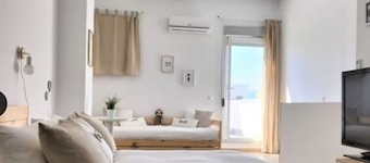 Appartement 'Duplex Mediterranea' met Uitzicht op Zee, Gedeeld Zwembad en Airconditioning