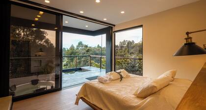 Moderna Villa Spa en la Montaña: Turco y Jacuzzi