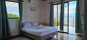 Chambre de base double, balcon, vue sur la plage