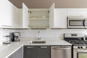 Fridge, microwave, oven, stovetop
