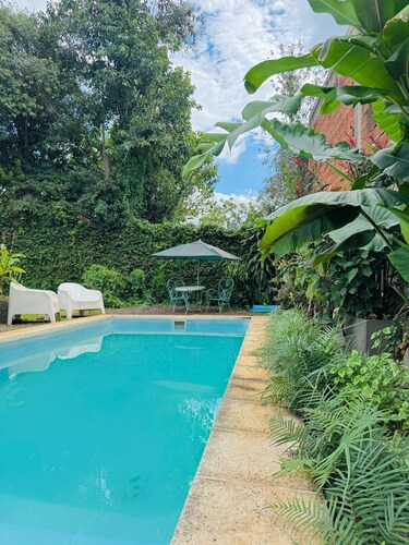 Tuchita House, house with pool, stove, barbecue in Cataratas del Iguazú