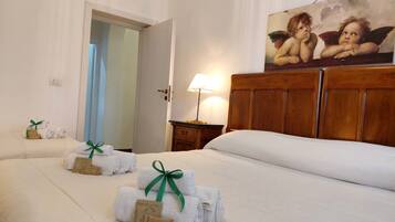 2 Schlafzimmer, BĂŒgeleisen/BĂŒgelbrett, kostenloses WLAN, BettwĂ€sche