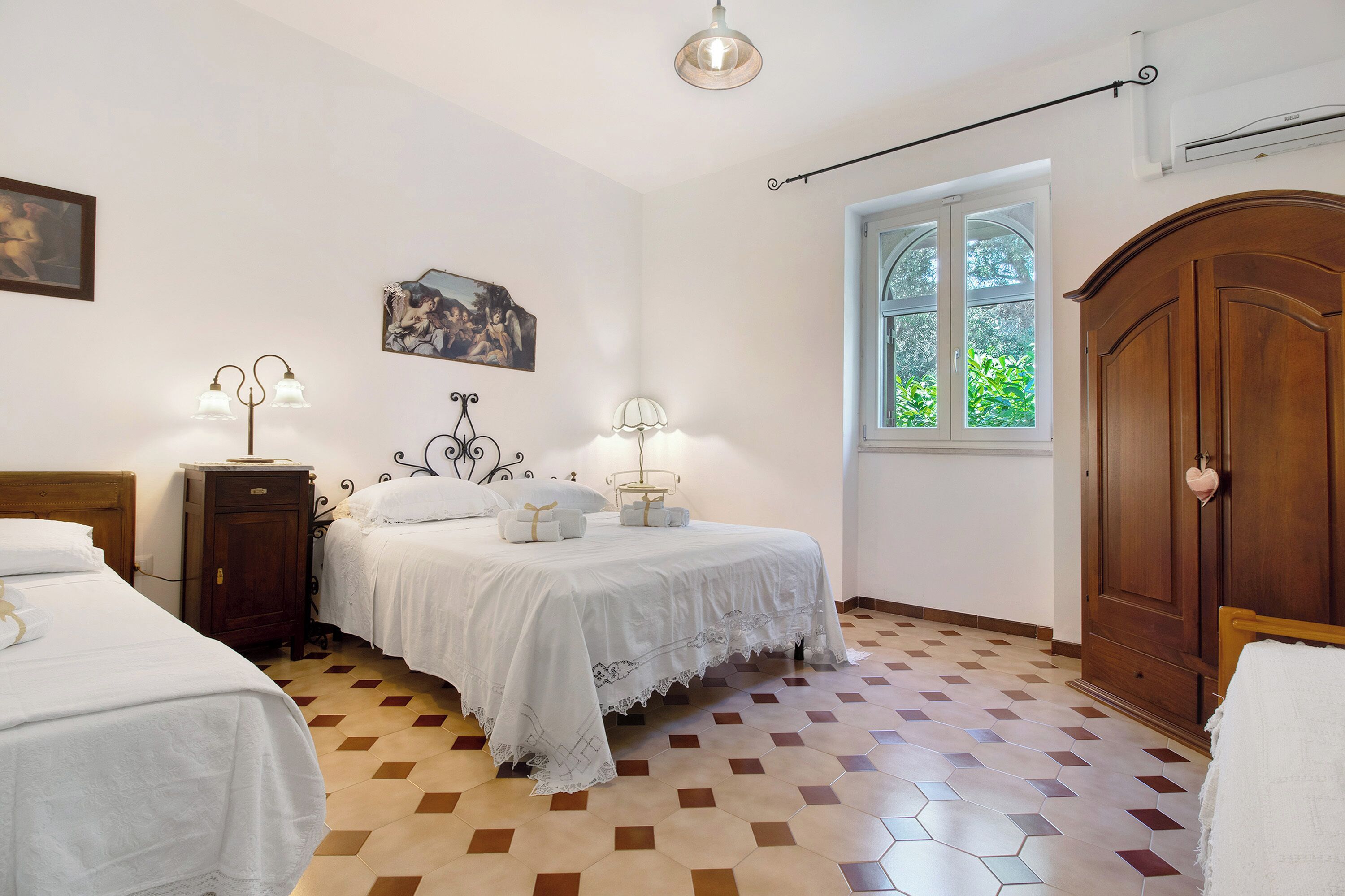 2 camere, ferro/asse da stiro, Wi-Fi gratuito, lenzuola