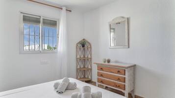 2 bedrooms, free WiFi, bed sheets