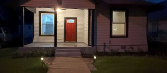 3-bedroom house in charming Waco with WiFi, AC. Start your getaway