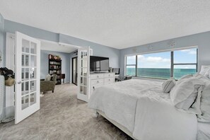 5 chambres, fer et planche à repasser, Wi-Fi, draps fournis