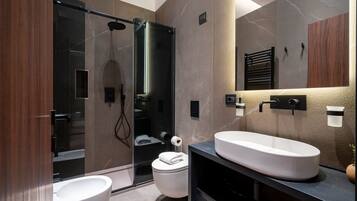 Dusche, Haartrockner, Handtücher